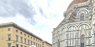 2 Giugno, un prato di cappelli in piazza Duomo per celebrare gli 80 anni del voto alle donne